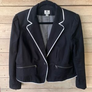 Worthington PetiteXl Blazer. Pocket Zipper Detail